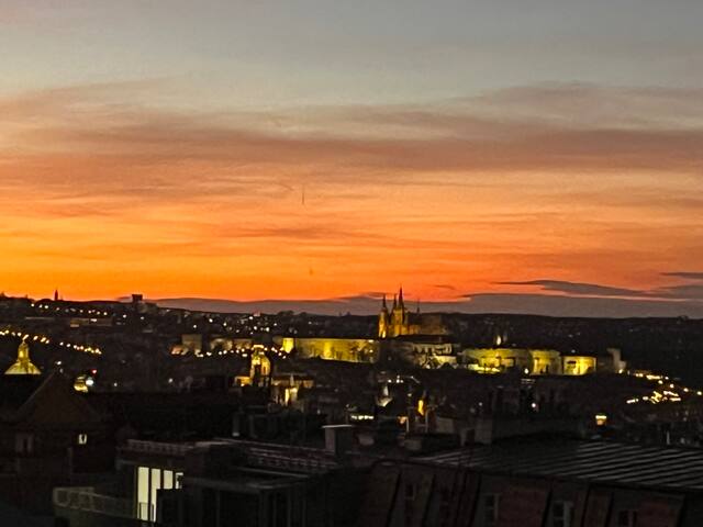 Lovely Penthouse view to Prg Castle