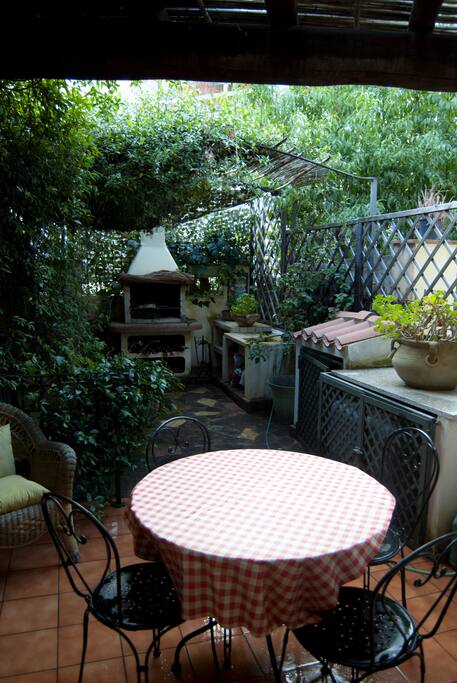 Giardino con Barbecue