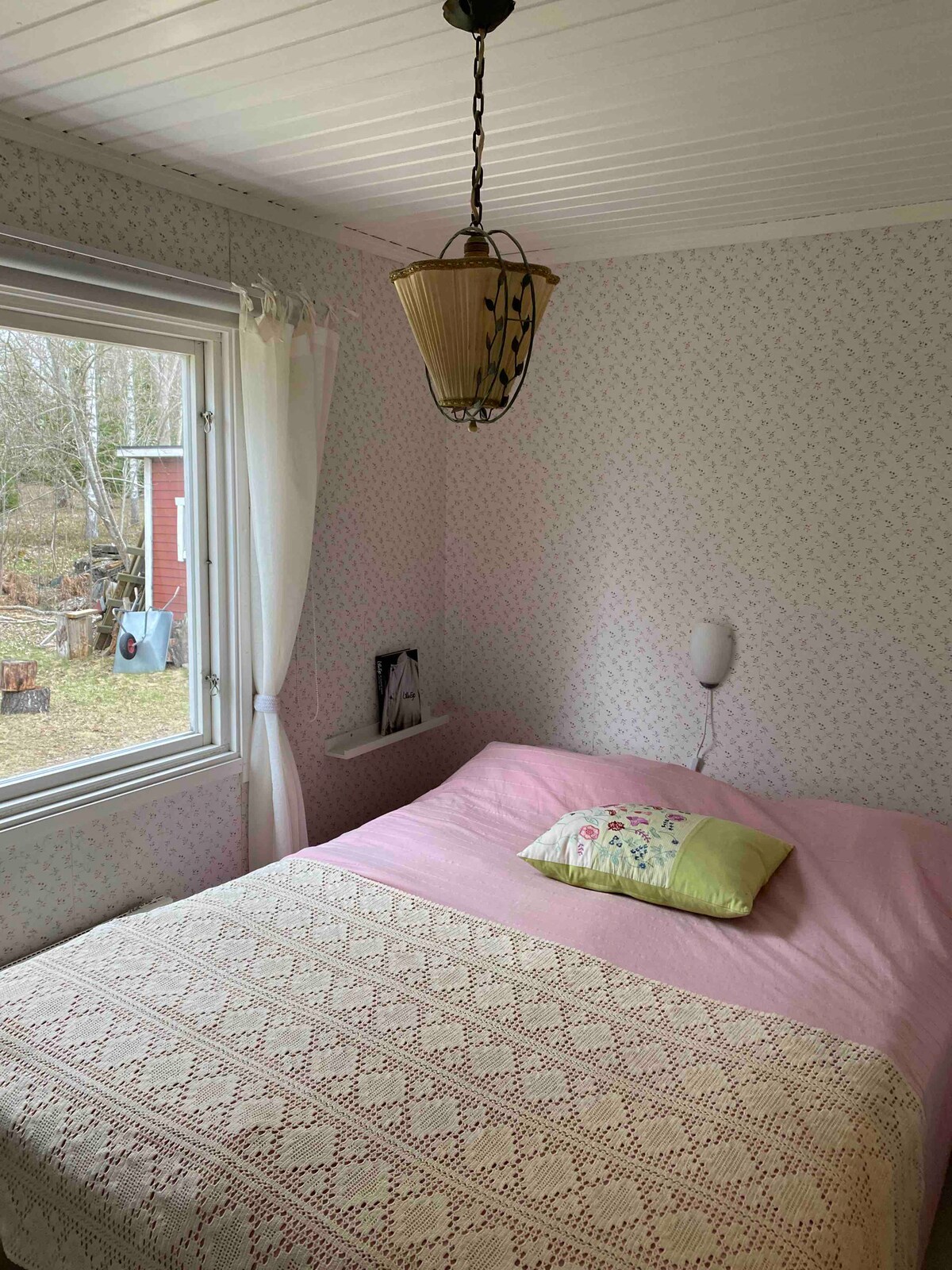 חדר שינה עם מיטה זוגית, 160 ס"מ