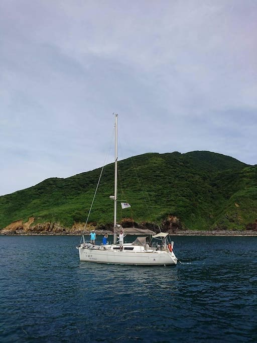 錨泊在龜山島