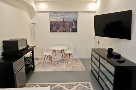 Dupont Circle Studio w/ Private Patio