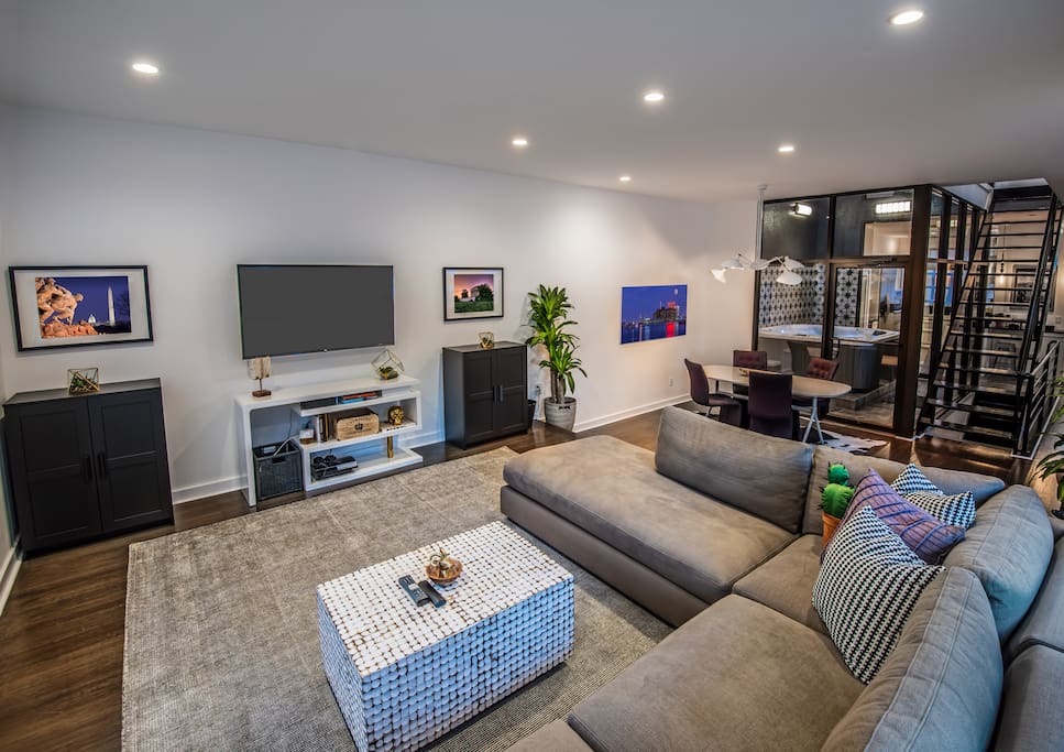 Indoor Hot Tub Massive Luxury Home Gated Parking March 2021 Baltimore Maryland Md Usa 4 Bedroom 2 Bathroom