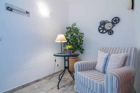 Popular Airbnb listing: T2 Sea front Quarteira Algarve. 30 m2 terrace in Quarteira