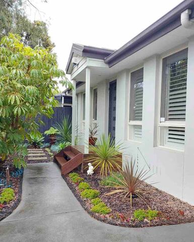 Tranquil and Sweet Holiday Haven in Seaford gallery image 2