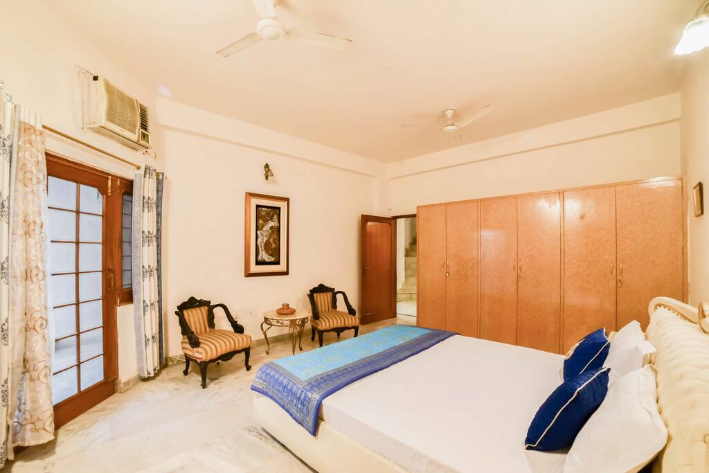 Bedroom : View 3