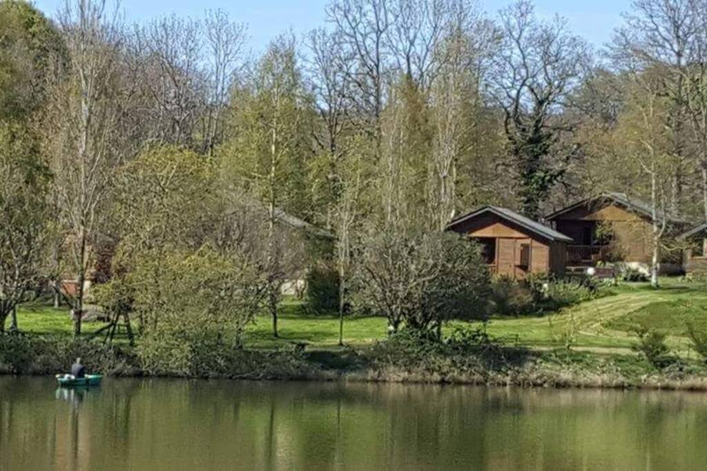 Chalet vue sur lac.