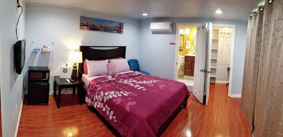 Cozy rm w/private bath&entry close to Knott/Disney