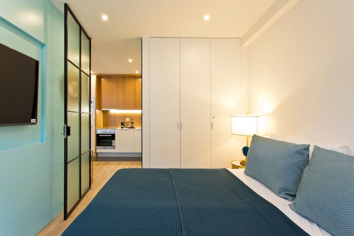 The Virginia@ Parking • Lift • AC • Wash/Dryer