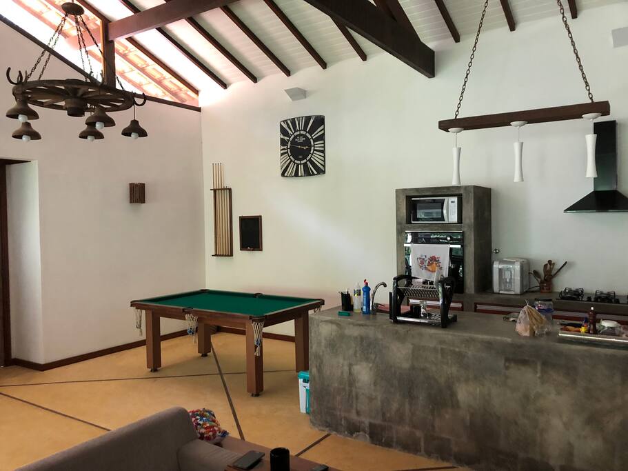 Sala - Lado Jogos e Ilha