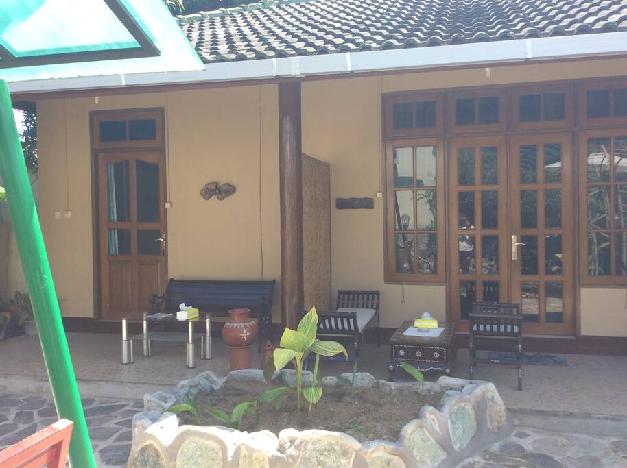 Courtyard View Rooms Kamboja (right) Anggrek (left)