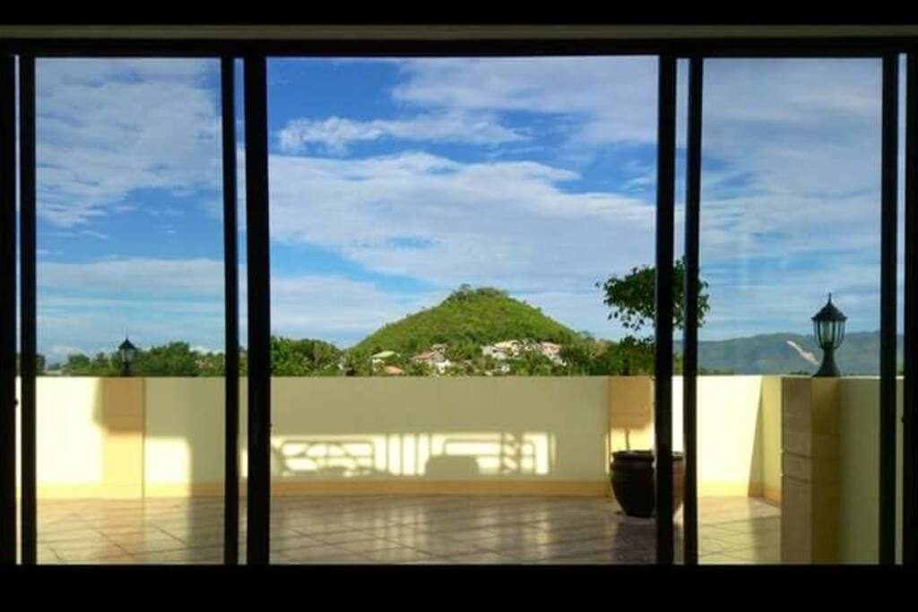 Amazing Elly Hill view from the room