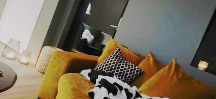 Pri fajčení vonku sú balkónové dvere zatvorené.