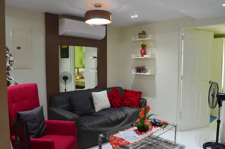 3 Storey Pink House And Fully Furnished - Batangas