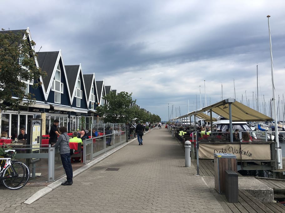 Rungsted Havn med shopping og mange restauranter