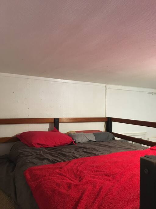 Lit double sur la mezzanine