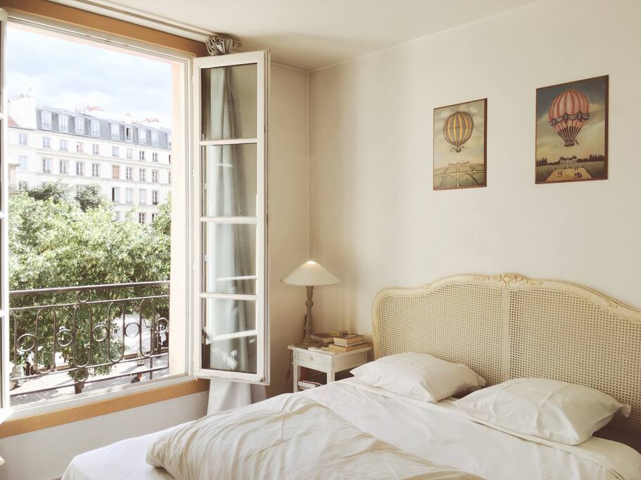 La chambre
Excellente literie Epeda de la gamme hôtellerie en 160x200