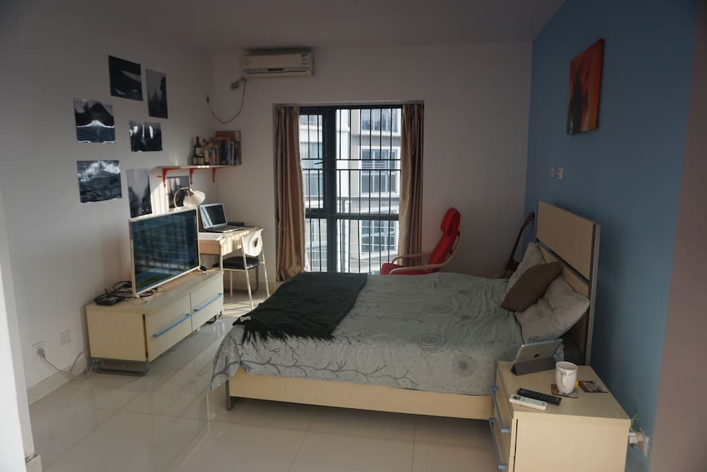 A lot of storage, area to work and western and Chinese TV