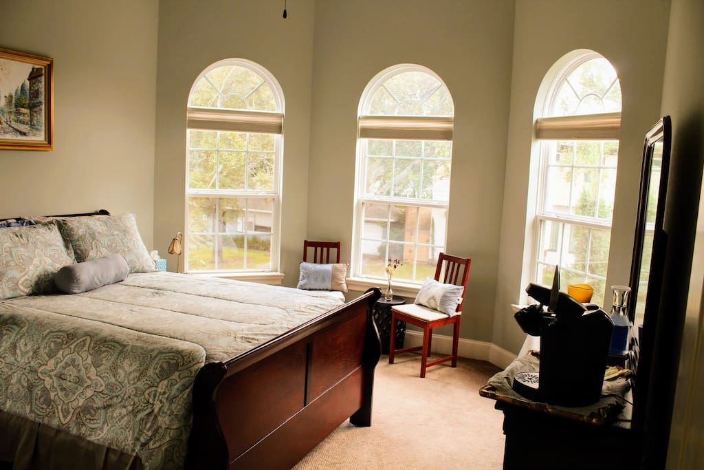 "Gorgeous home!!! Very clean and inviting! (Even the pets were happy to have us) Lisa and Brian are very wonderful hosts. I would HIGHLY recommend staying with them if you're needing an AirBNB in Houston!" Meagan