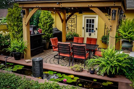 Private Garden Suite in Powderhorn Neighborhood