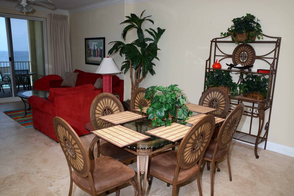 Spacious, nicely decorated living room