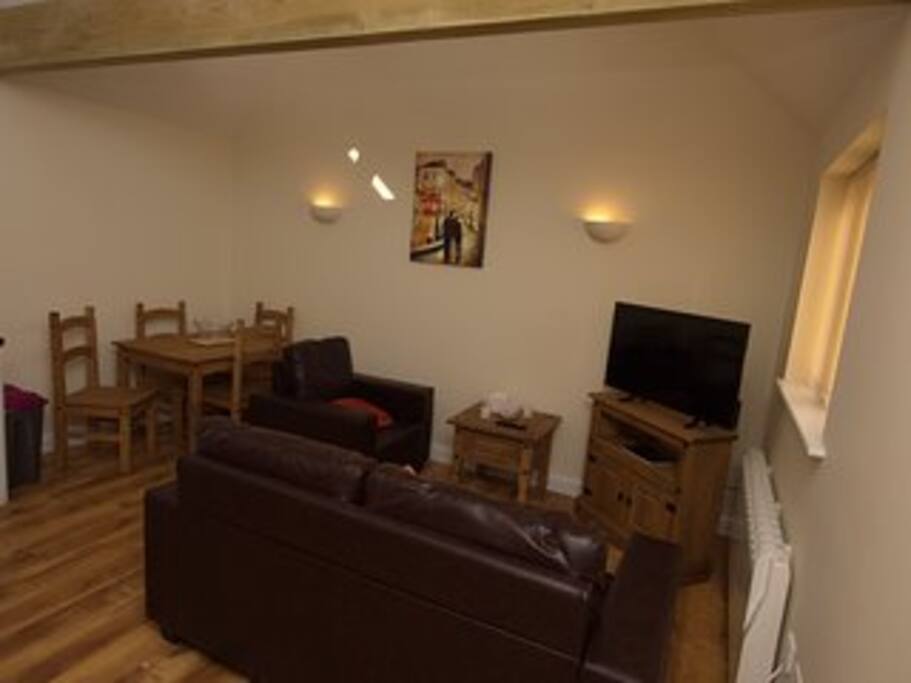 Lounge/dining area