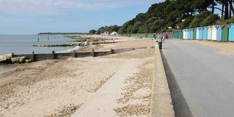 Gorgeous modern chic mudeford house