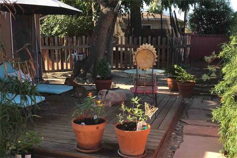 Casita: Private, Deck/Garden, 8 Min. to Beach!