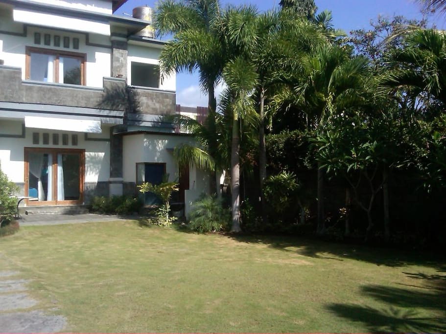 Parking and courtyard