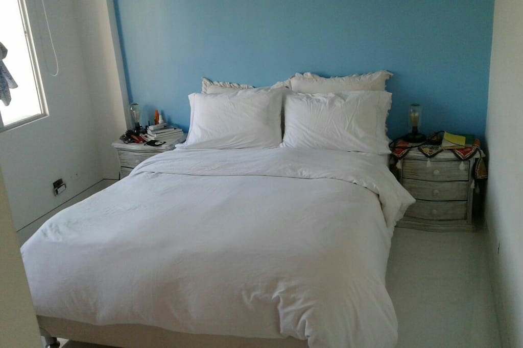 Habitacion ppal con su baño y cama doble