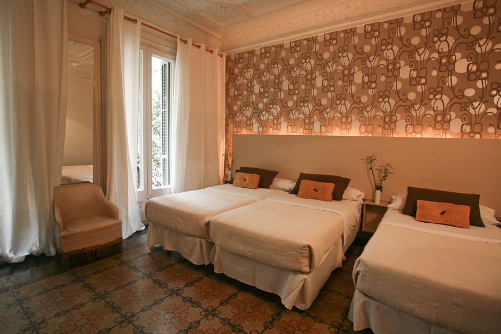 twin/triple room private bathroom (not suite) - sleep up to 3 people