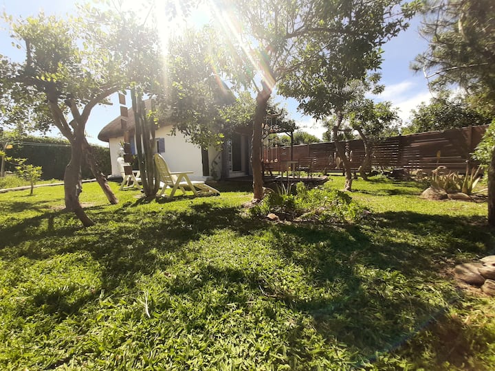 Alai, Exotic bungalow on the beach