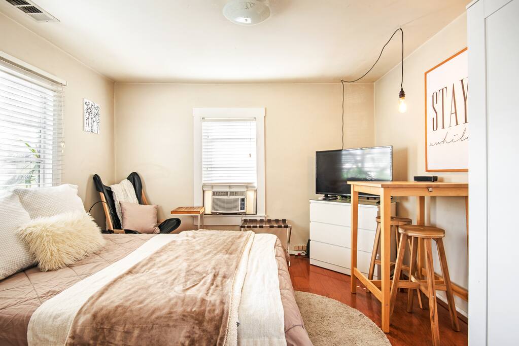 Vacation Rentals, Homes, Experiences & Places Airbnb