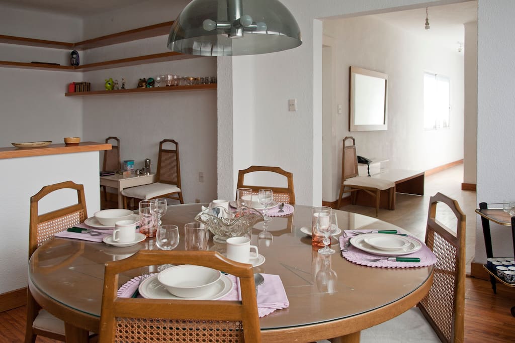 Comedor de mesa redonda para 8 personas