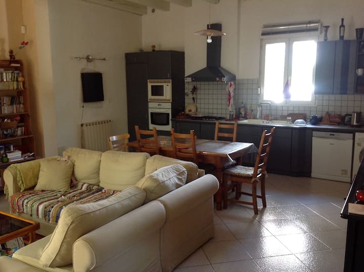 Nîmes, Très Calme, Maison De Ville, Clim, 3 Ch. - Nimes