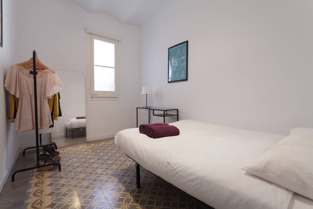 Bedroom with 1 double bed