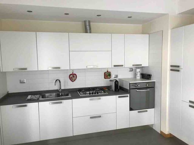 Lido Modern sea view apartment gallery image 2