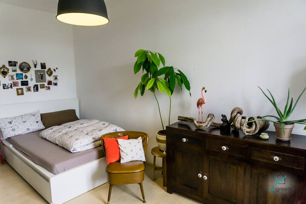 The double bed is ideal for relaxing and lounging.