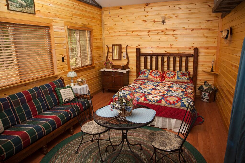 Master bedroom , Queen bed, sofa, table chairs, nice for 2 family rentals
