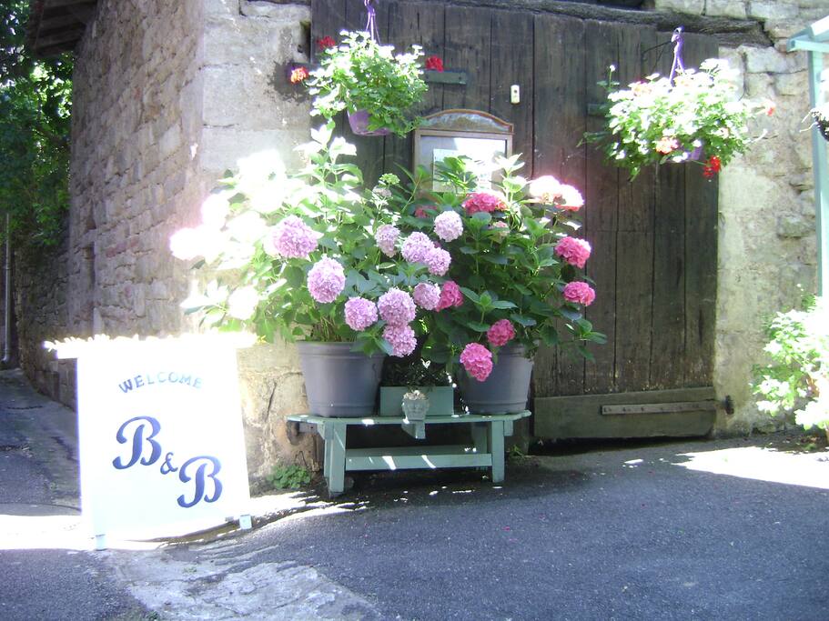 The ancient barn by "La Rêverie"...