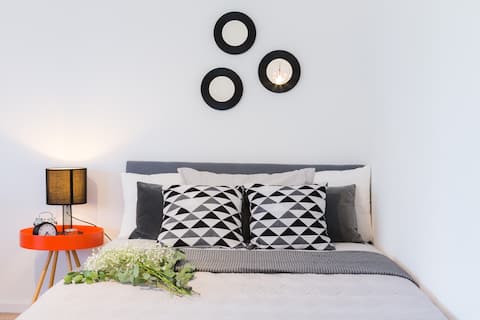 ☆Prime location apartment »Achalm« free parking☆