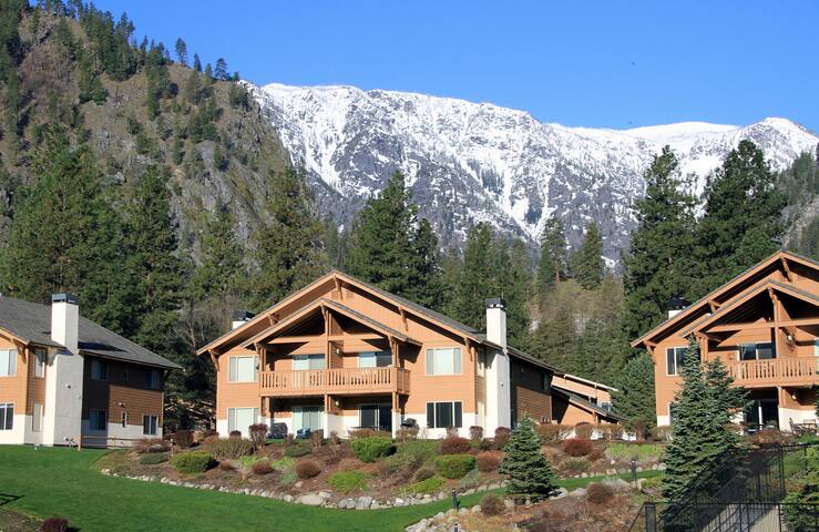 Alpenhaus Leavenworth - Pools/hot tubs are open!