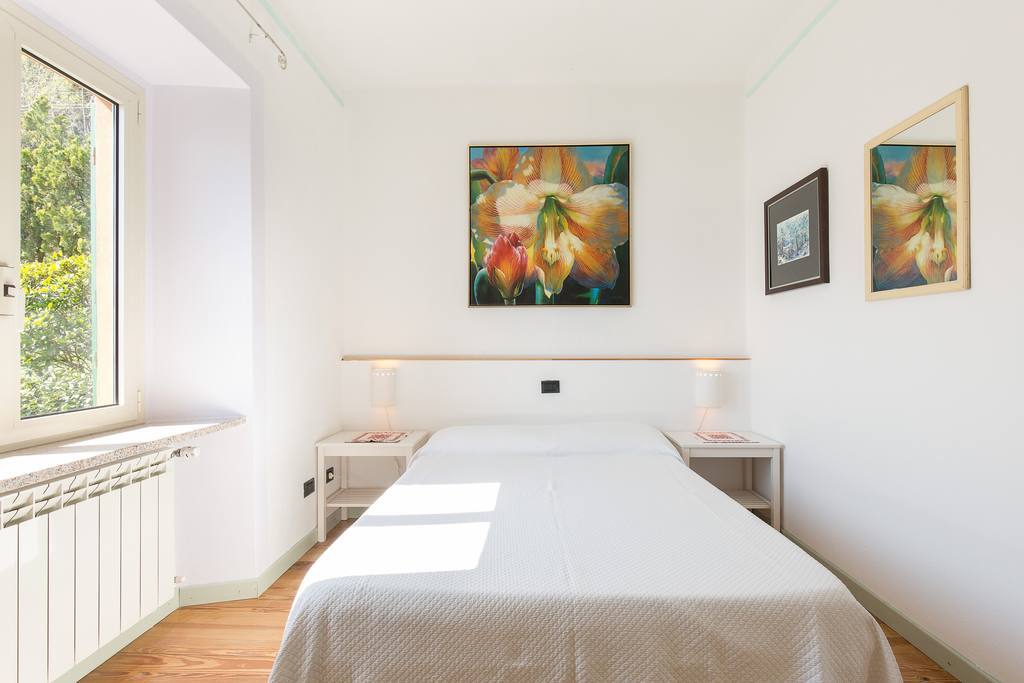 Letto efinestra con vista