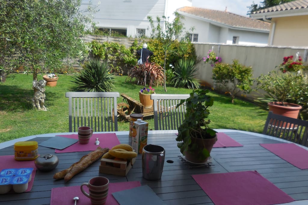 Terrasse et jardin paysagé