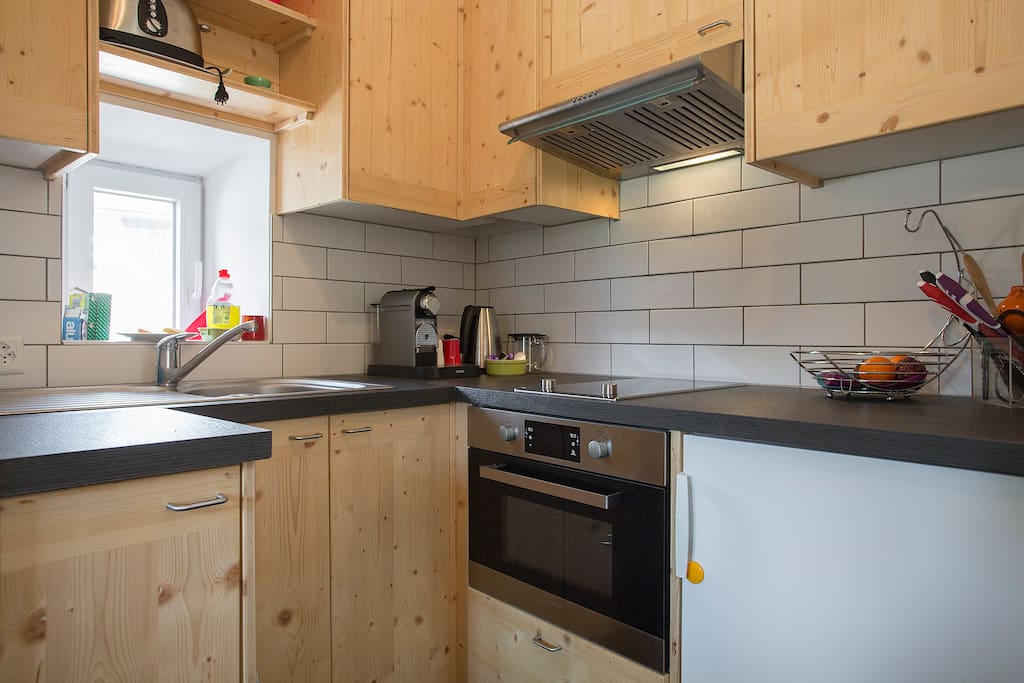 La petite cuisine, produits de bases sont disponibles