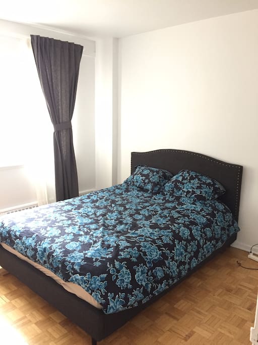 Bedroom with Queen size Bed