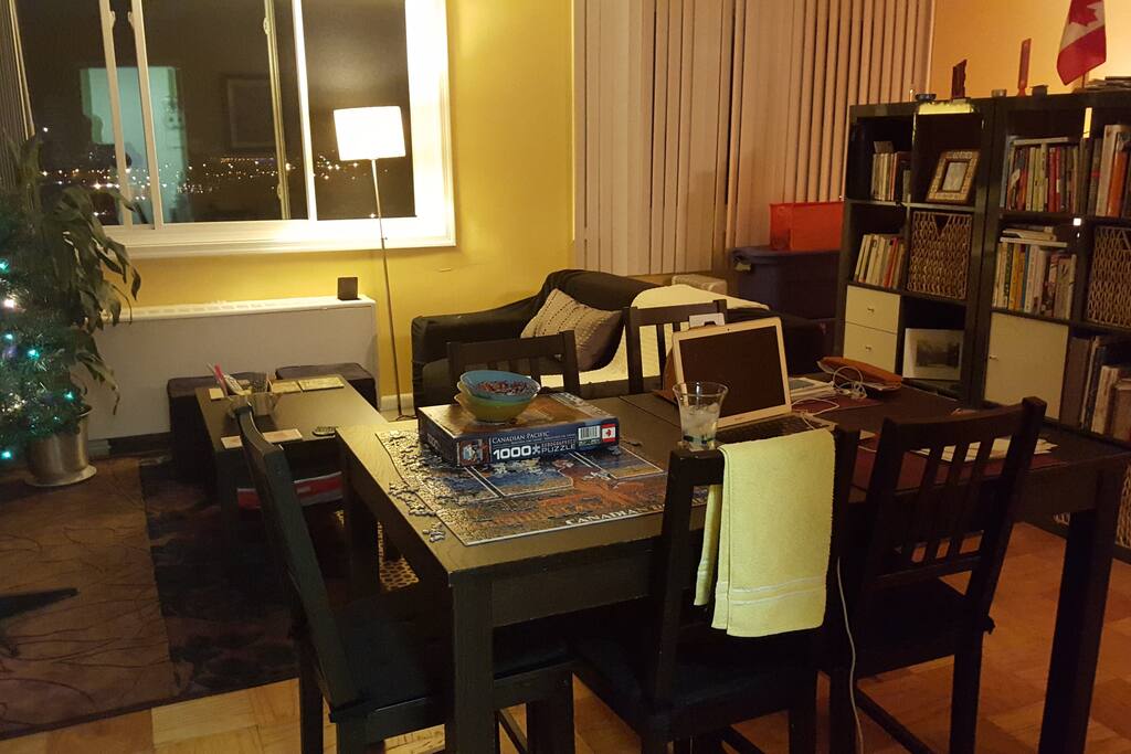 dining area / living room - table is big enough to do a puzzle on!!