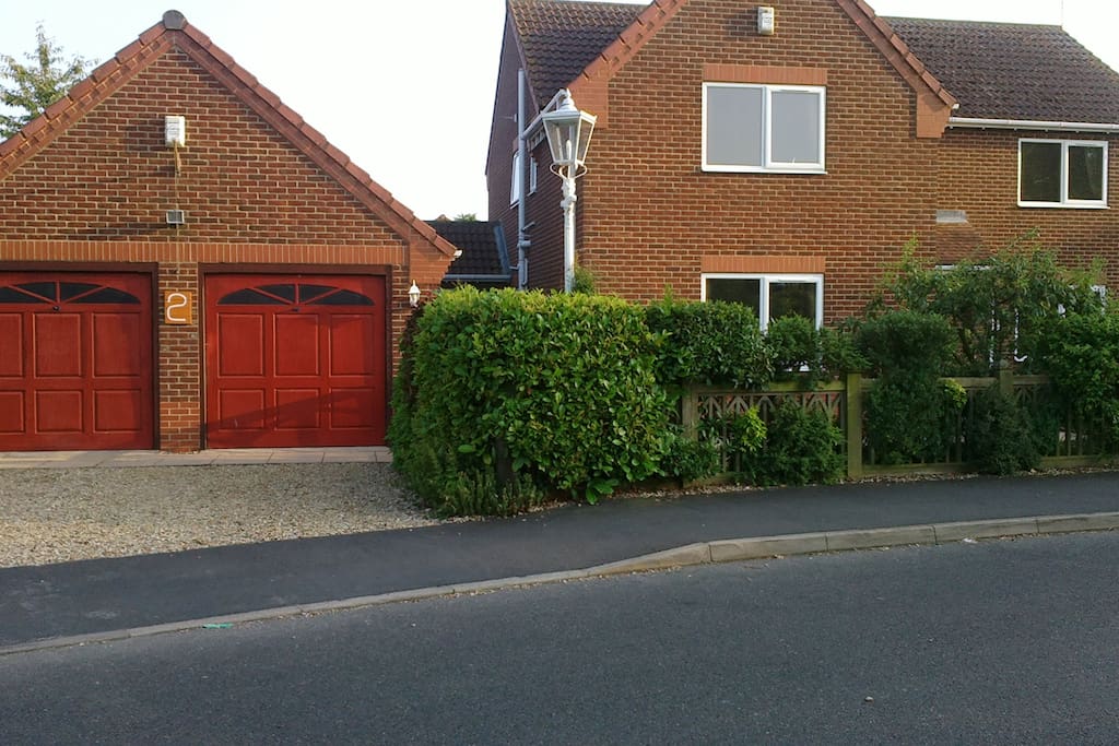 Spacious 4 bedroom house - parking on drive.
