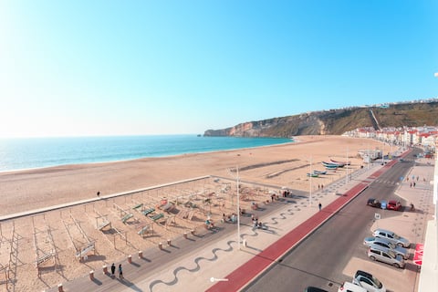 Top performing Airbnb: Marisol Praia in Nazaré