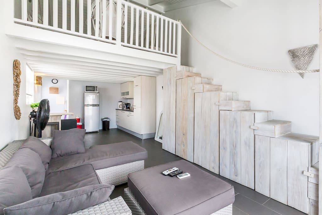 Steiger houten trappenkast.