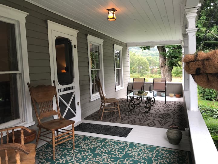 Scudder Hill House 5 bedrooms, 5 bathrooms Houses for Rent in Roxbury